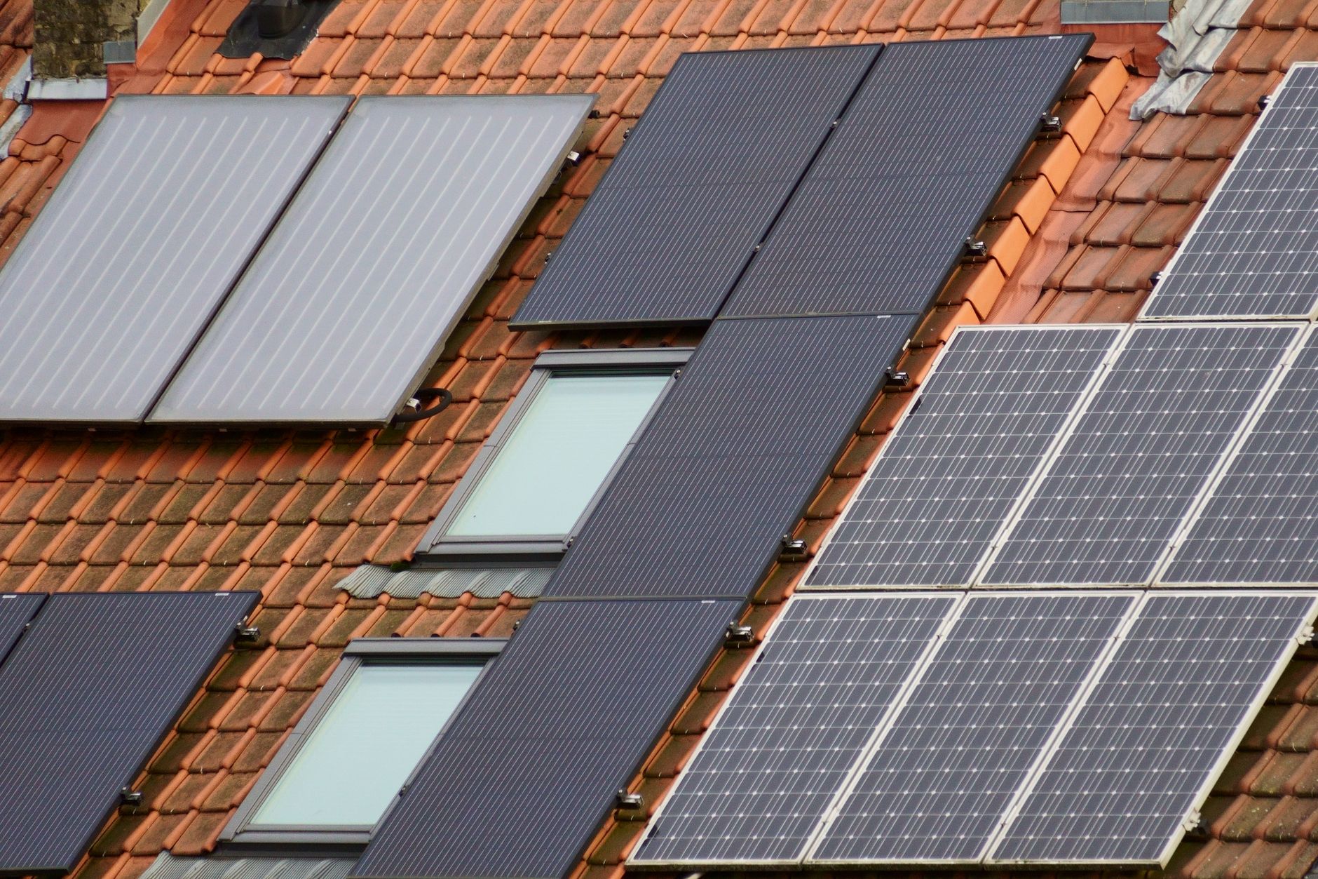 Photovoltaikanlage auf einem Hausdach in Langenfeld